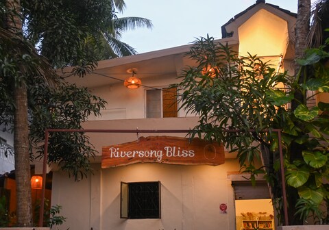 Riversong Bliss Hostel and Rooms