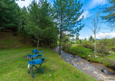 StayVista at Teak @ Swiss Chalet - Tangmarg