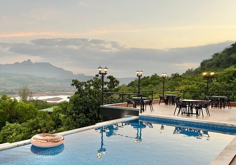 Serenity 4BHK Villa With Pvt Pool By Aashiyaanaa