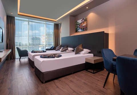 Best Western Premier Hidden Hills Hotel