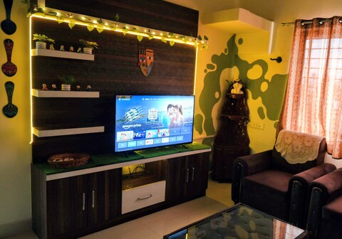 Aura attic residency