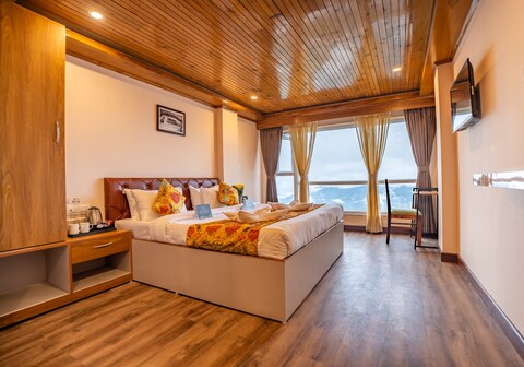 Muscatel Stardust - Chowrasta Mall Road