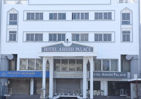 Hotel Ashish Palace