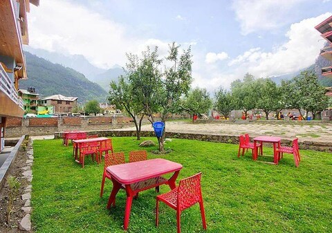 Maxwell Stays Manali - Mountain View