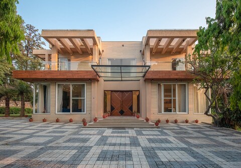 StayVista at Sequoia @ Estate 10 By Tarika