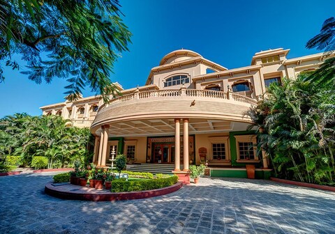 Renest Shraddha Inn - Shirdi