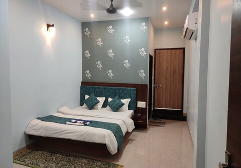 hotel shivalay palace maheshwar