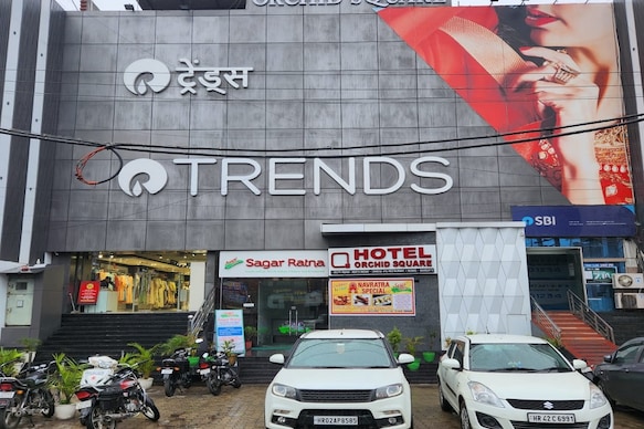 Hotel Orchid Square