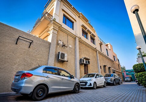 HOTEL BASERA