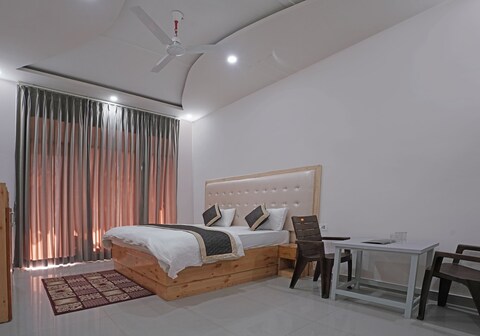 Hotel O Aditya Residency UK04