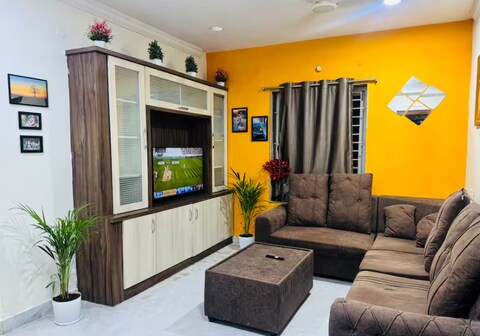 Lavish 1Bhk Near KIMS AIG Hitech City