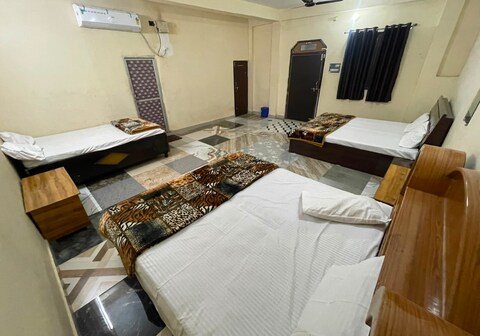 Omji Ashram Varanasi | Near Jageshwar Mahadev