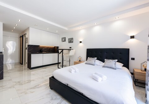 Large studio 50m Cannes beach terrace sea view