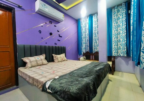 Pinaki Homestay (Flats)