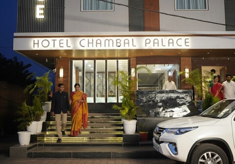Hotel Chambal Palace