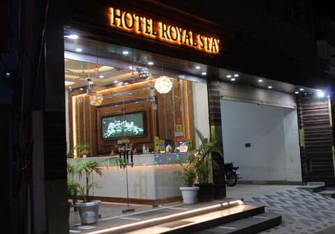 Royal Stay Near Katra Railway Station