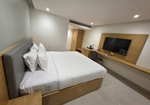 Sri Haripriya Hotels