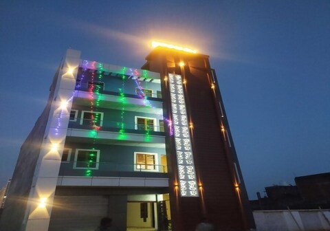 keshav hotel and lawn