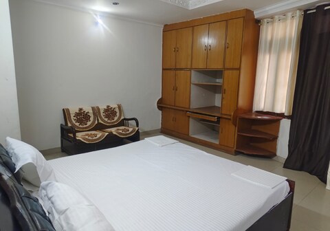 Radhika Dham Home Stay