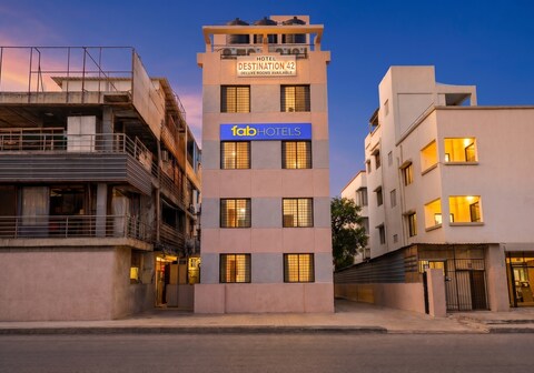 FabHotel Destination 42