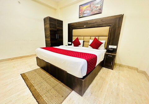 Hotel Swan Suites Near Delhi Airport