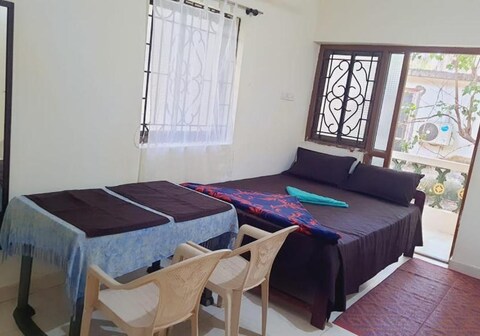 Lee Rose Guest House