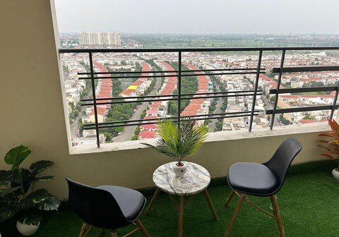 Luxury studio near Expo Mart