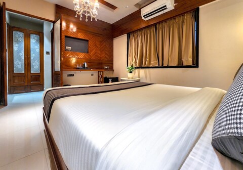The Falcon Inn - Byculla