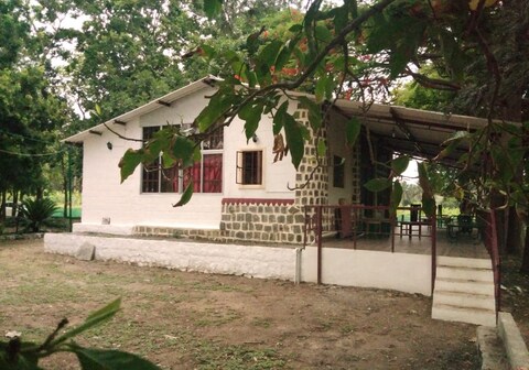 The wild cottages and rooms, Hassanur