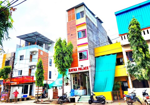 Hotel Ratna Palace Near by Mahakaleshwar Mandir Ujjain