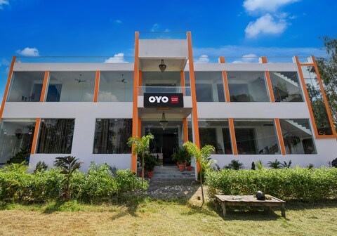 Hotel O by OYOTHE MARS RESORTS