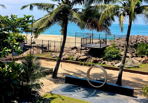 Thira by the Bay - Luxury beachfront stay