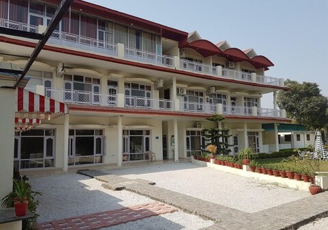 SkyView Stays & Party Lawns | 1Km From Sukhna Lake