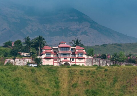 StayVista | Vista Dazzle 6 BHK Villa