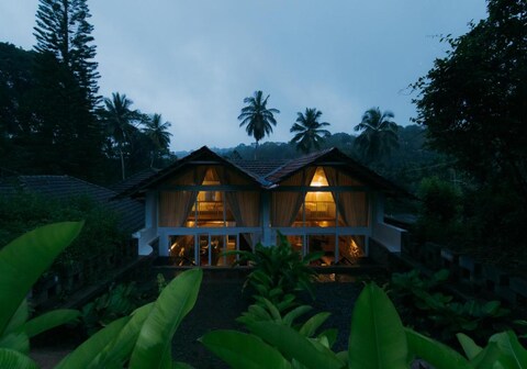 Tool House: Great Estate Stay for Remote Work