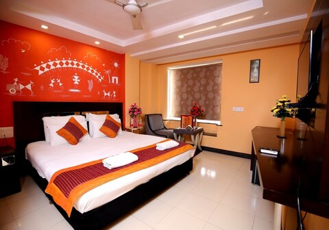 HOTEL RAJ INTERNATIONAL DX