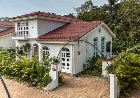 LohonoStays Calisto Villa E