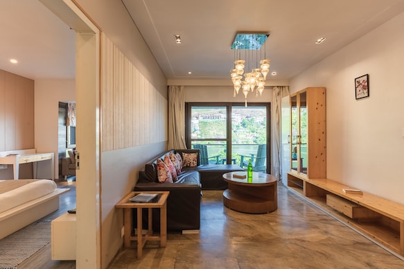 Sojourn By The Lake - Boutique Stay in Bhimtal