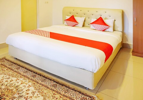 OYO 733 Mina Homestay