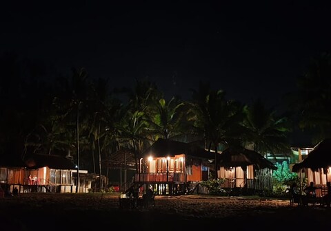 Camp 21 Beach Holiday Homes | Rooms & Wi-Fi