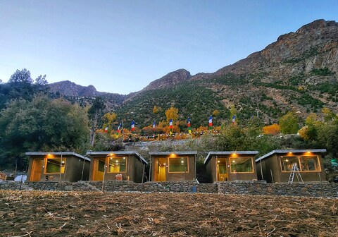 Cozy Mountain Cottage by the River