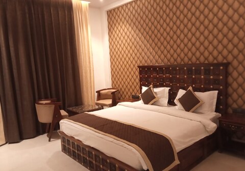 Chauhan Sheraton by Real Comforts