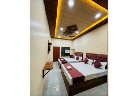 Maa Vaishnavi guest house