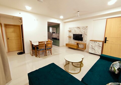 Corner airy flat - Perfect for Families & Buisness