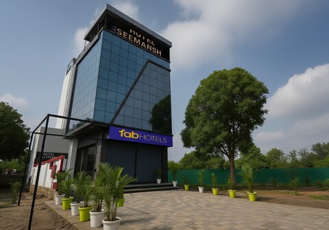 FabHotel Seemansh
