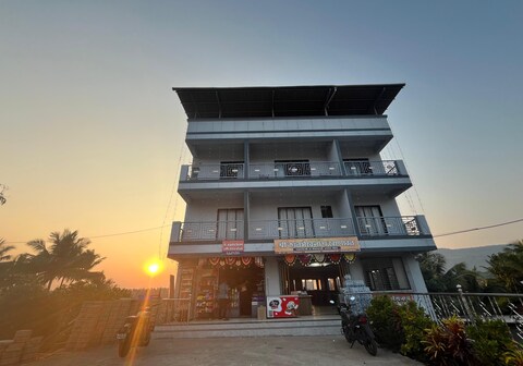 Shri Kalbhairavnath Khanaval And Homestay