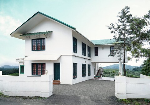 Vagamon Tea County Homestay | Rooms & Caretaker