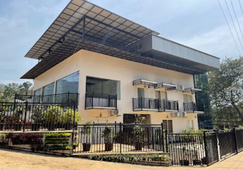 MISTY LAGOONS VYTHIRI