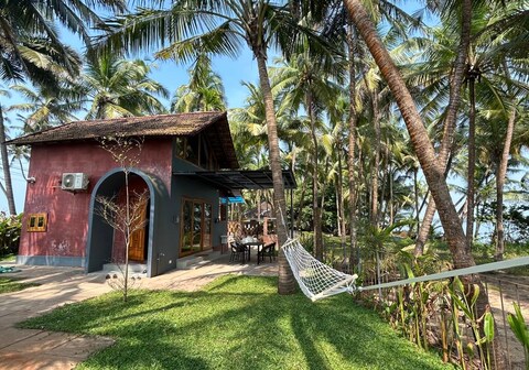 Marina - The Beachfront & Backwaters Retreat