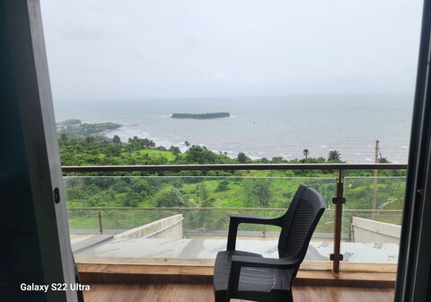 Endless Seaview Harnai 402